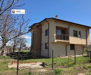 София, с. Волуяк, Продава 
