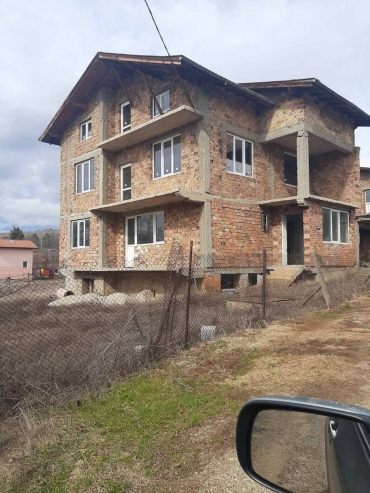София, с. Безден, Продава 