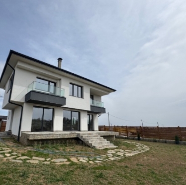 София, с. Хераково, Продава 