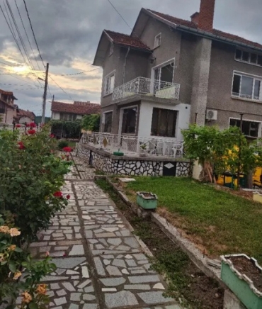 София, с. Казичене, Продава 