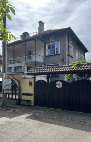 София, с. Казичене, Продава 