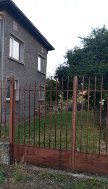 София, с. Петърч, Продава 